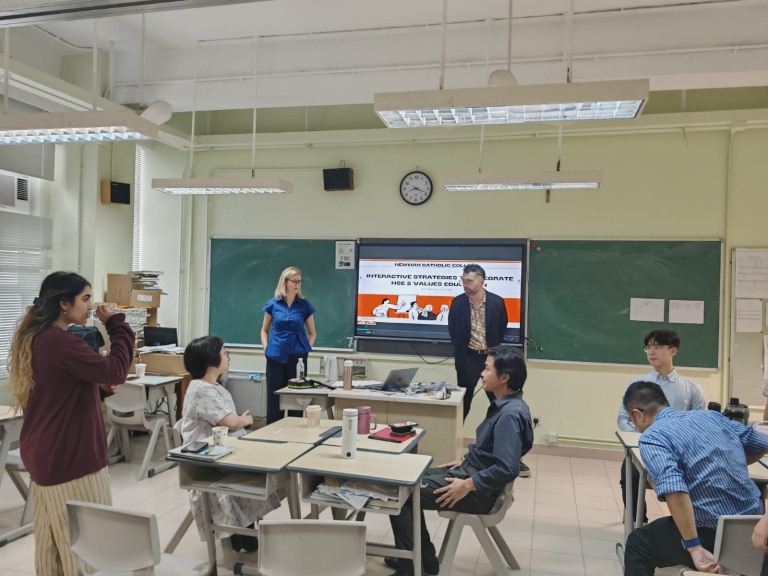 Alt